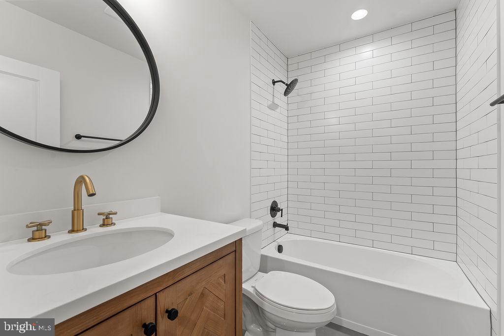 OAKWOOD LAKE ESTATES - Residential