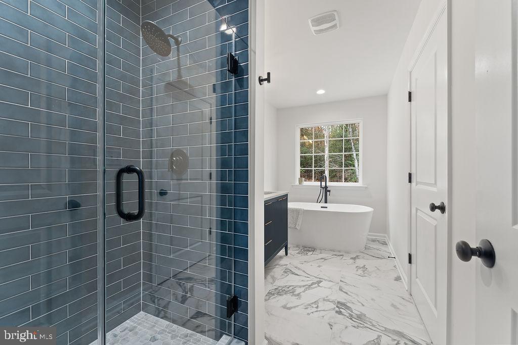 OAKWOOD LAKE ESTATES - Residential