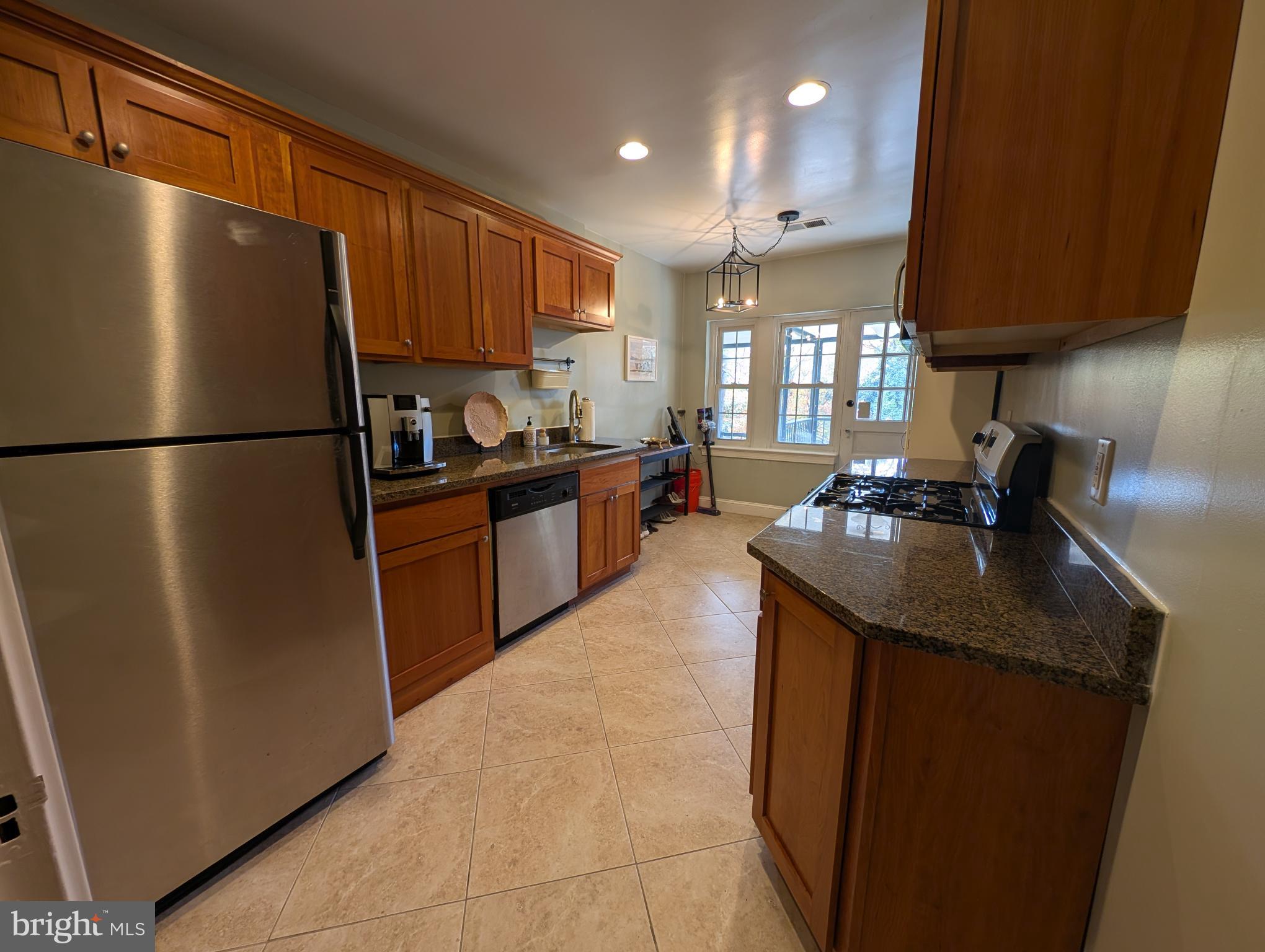 ROSEMONT - Residential Lease