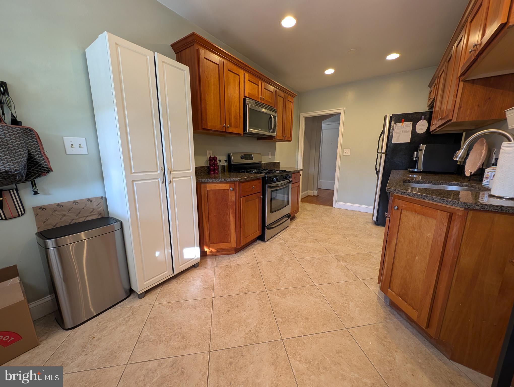 ROSEMONT - Residential Lease