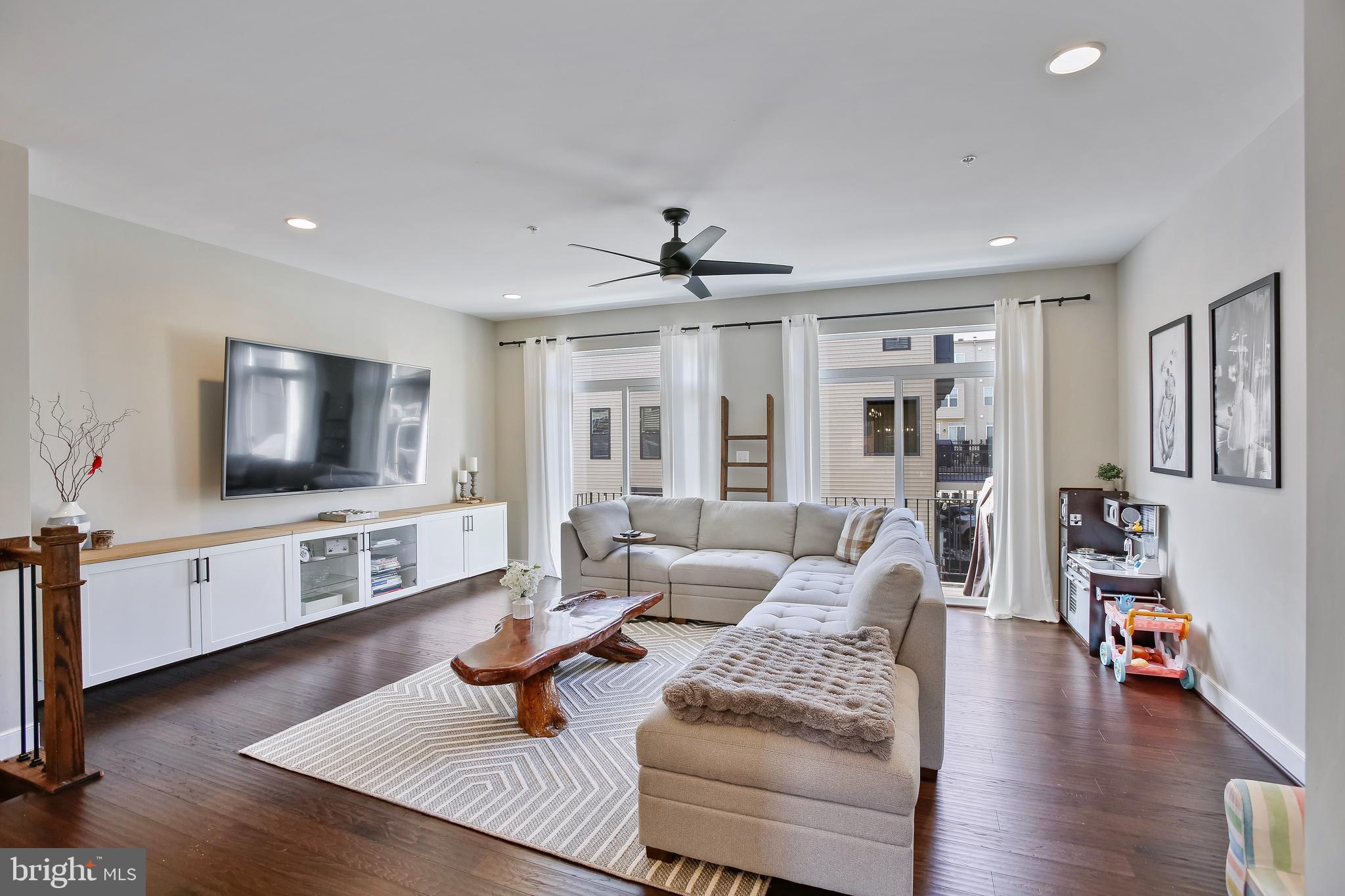 BRAMBLETON TOWN CENTER - Residential