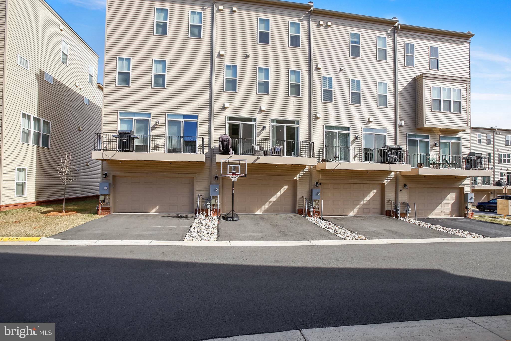 BRAMBLETON TOWN CENTER - Residential