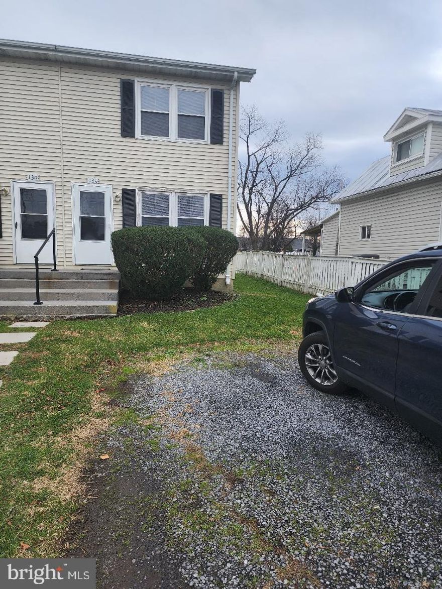 2 BED 1.5 BATH TOWNHOME WITH W/E HOOK UP.. NICE LARGE BACKYARD, GREAT FOR COOKOUTS. LOCATED RIGHT IN TOWN FOR YOUR CONVENIENCE. THINGS ARE RENTING FAST CALL FOR SHOWING.