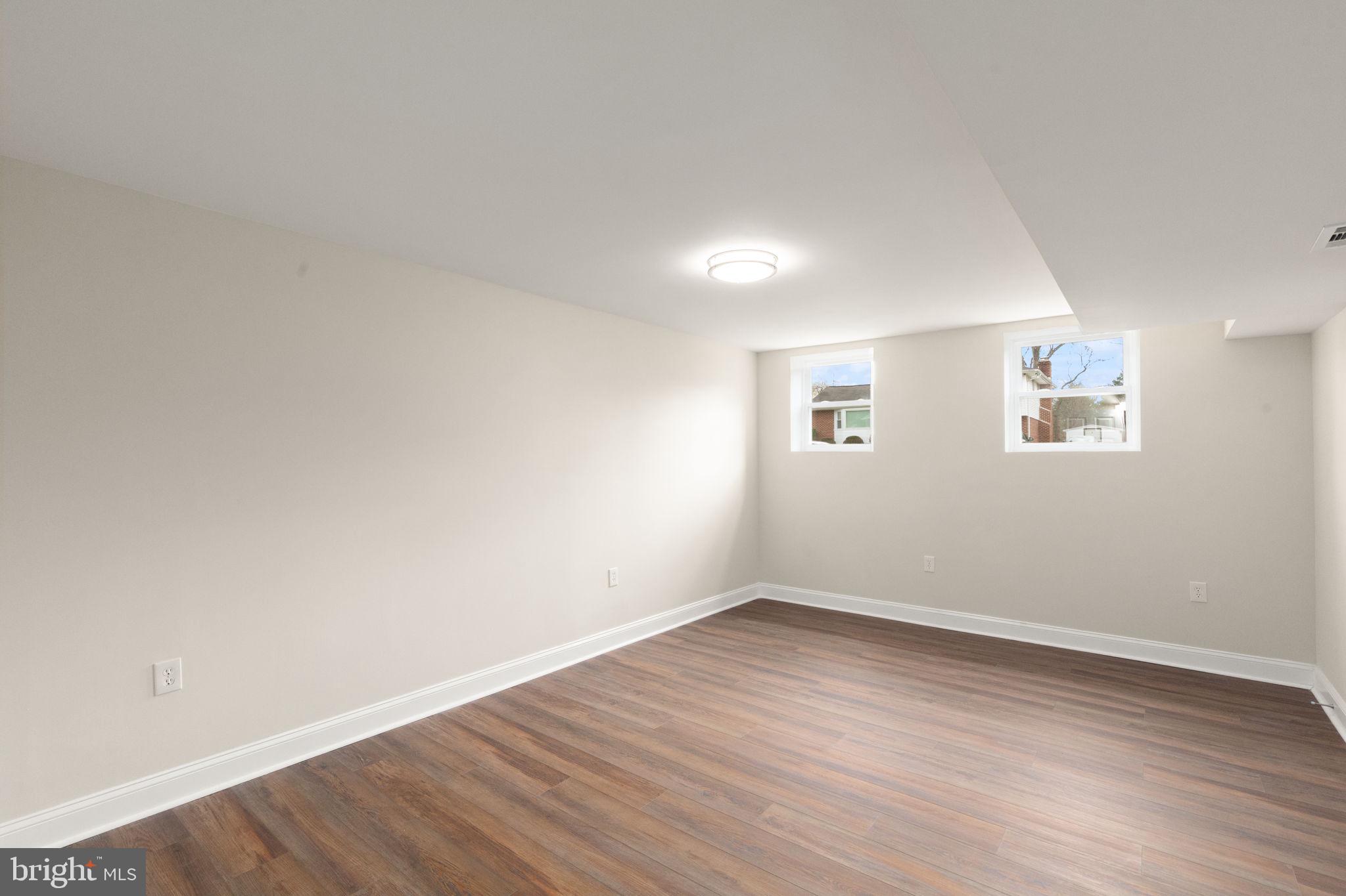 KINGS POINT - Residential