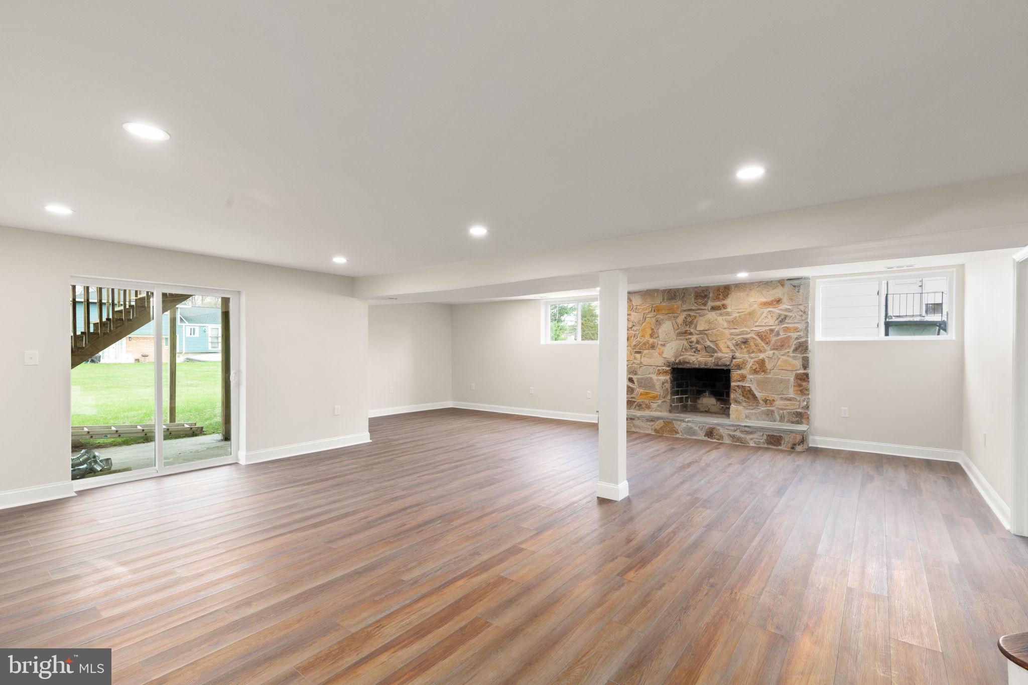 KINGS POINT - Residential