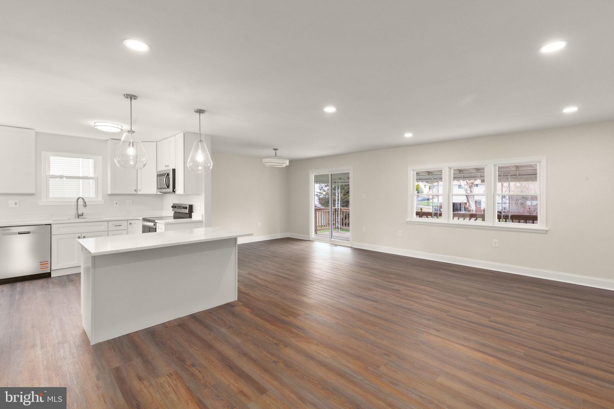 KINGS POINT - Residential