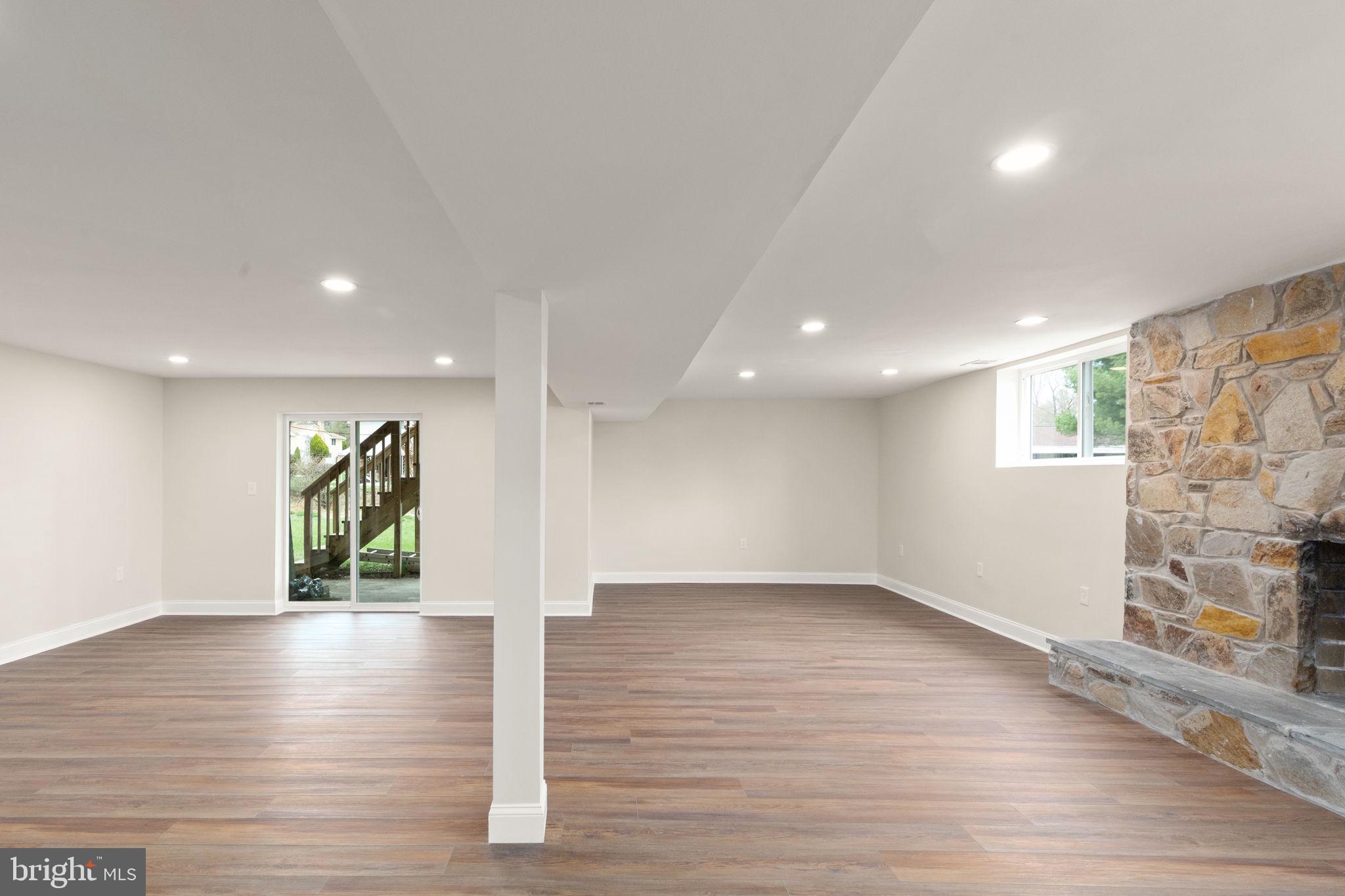 KINGS POINT - Residential