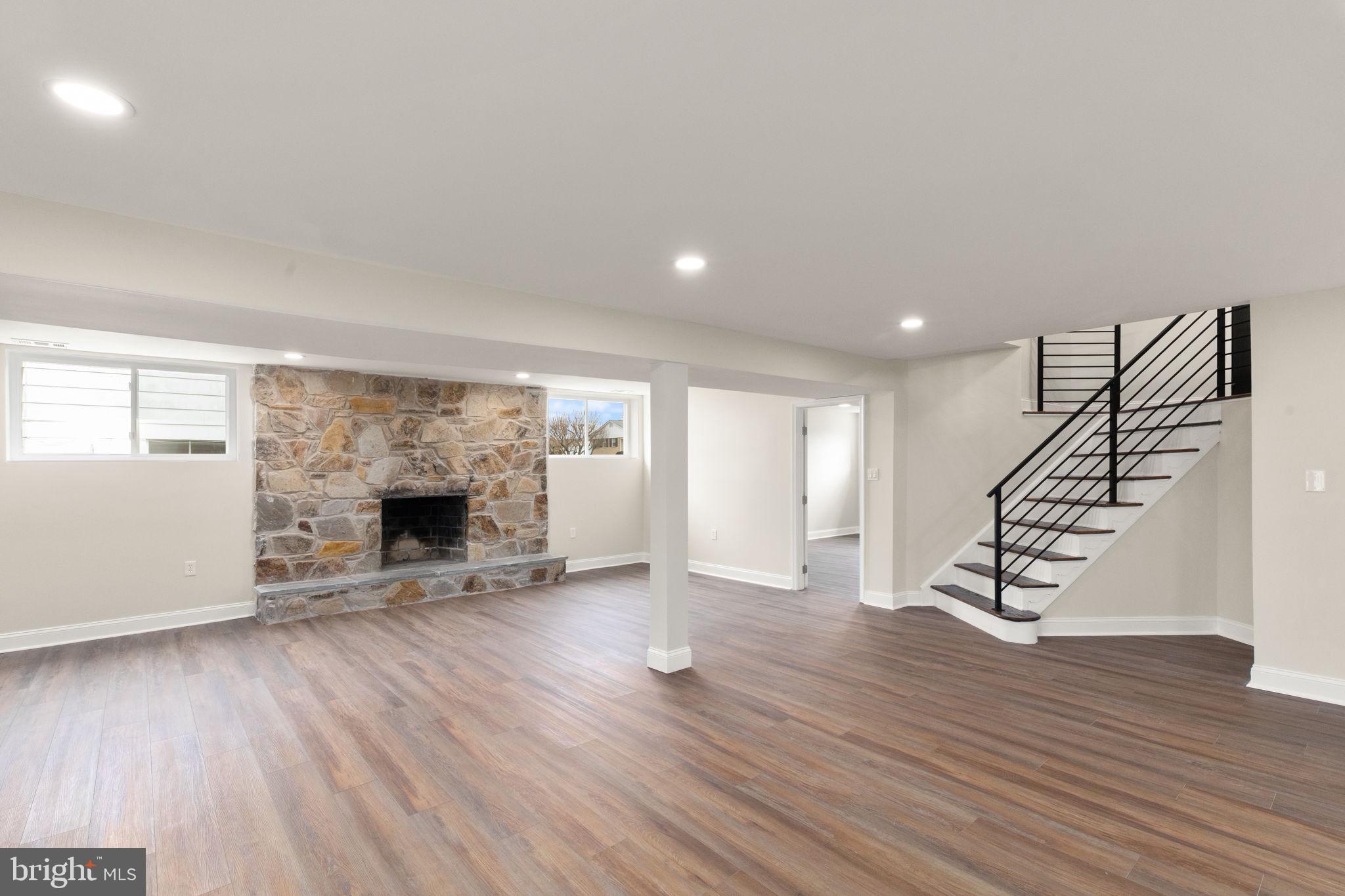 KINGS POINT - Residential