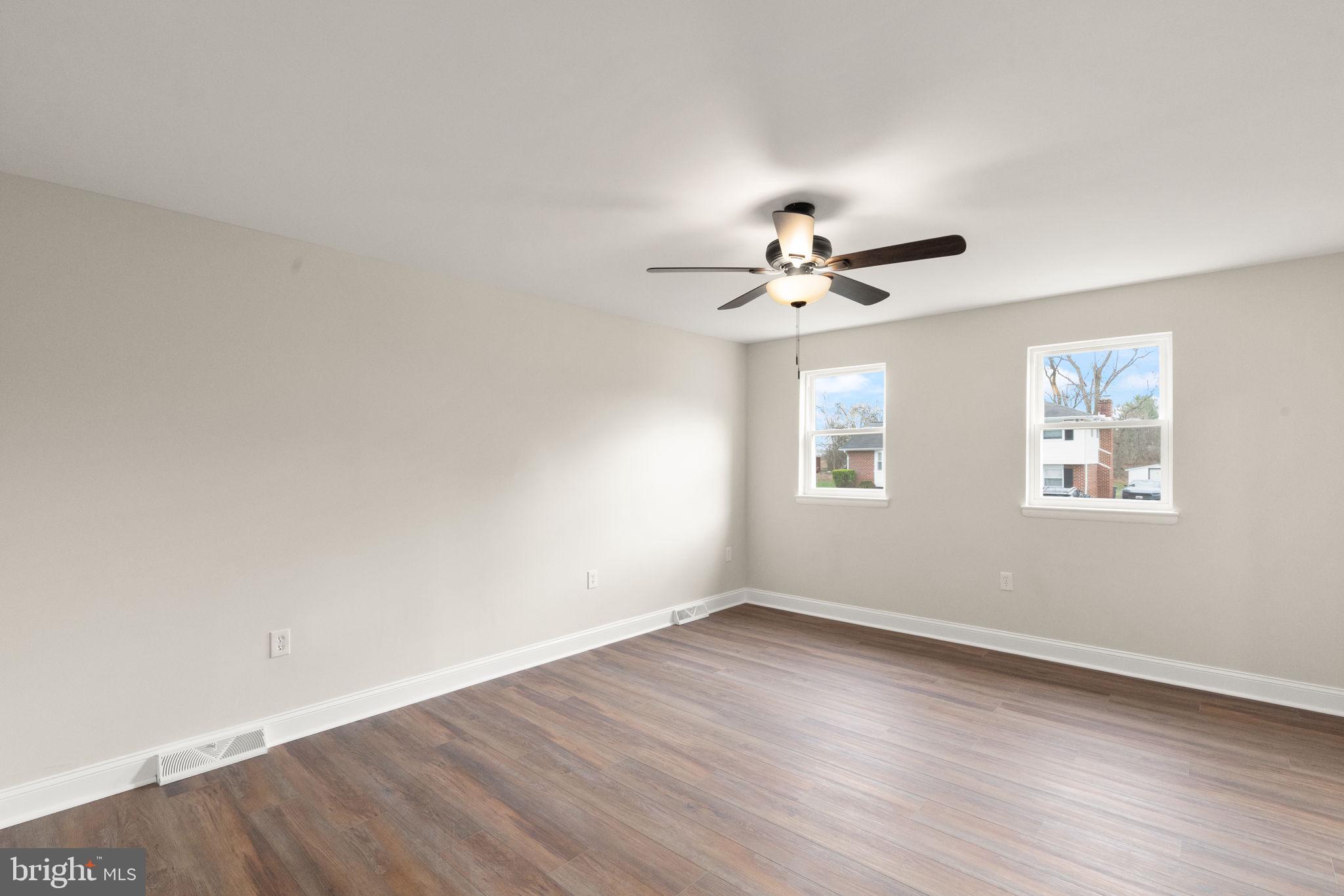 KINGS POINT - Residential