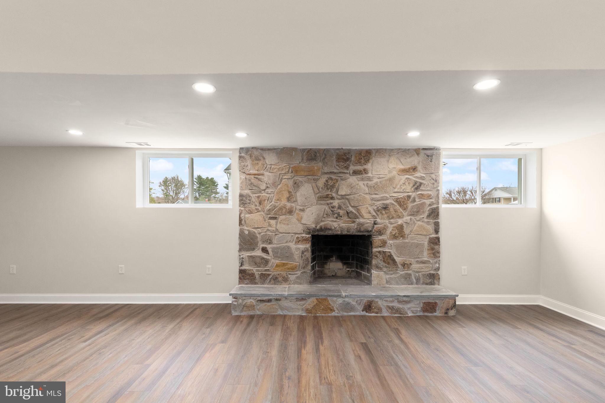 KINGS POINT - Residential