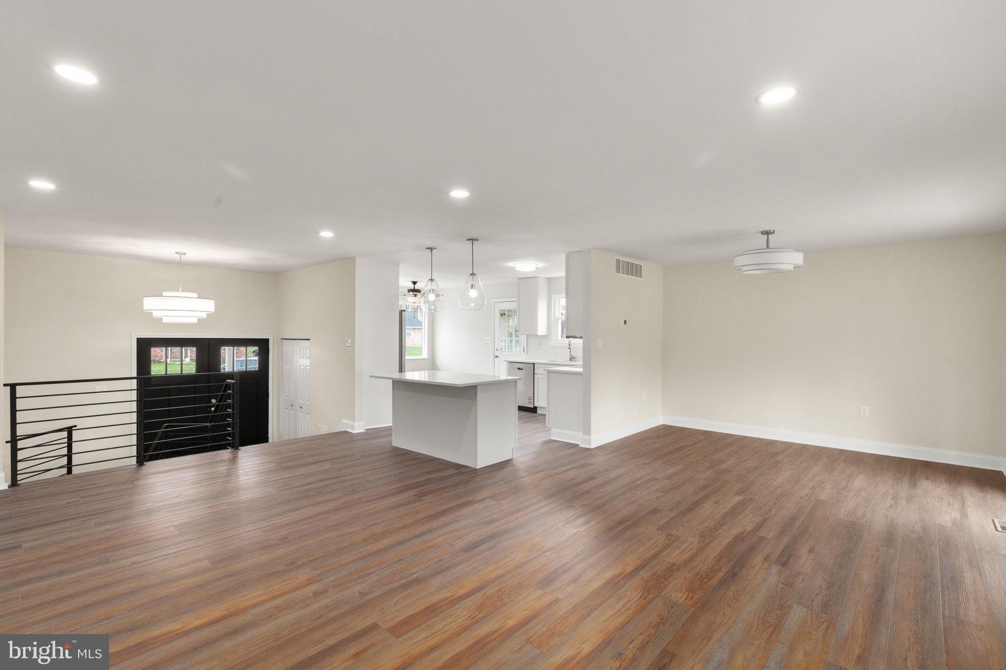 KINGS POINT - Residential