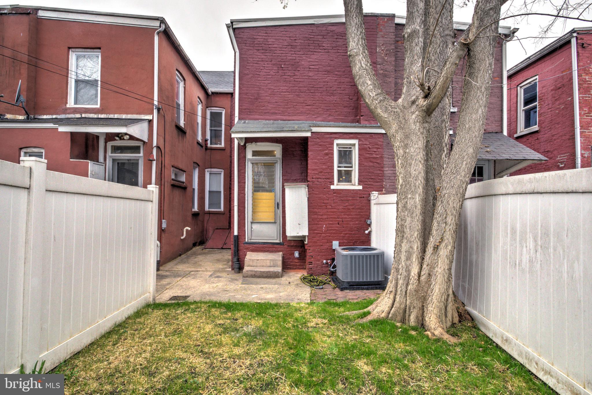 LANCASTER - Residential