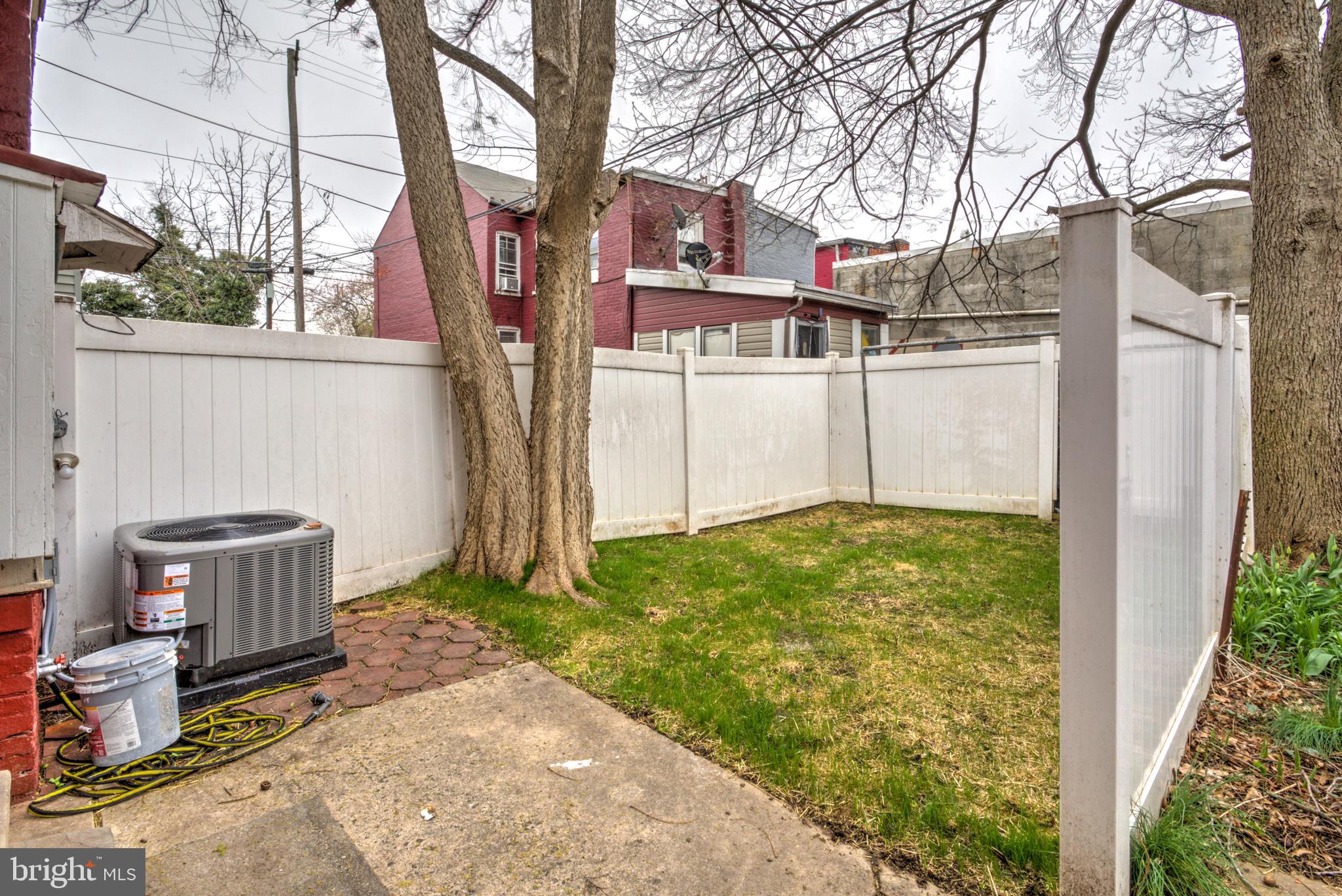 LANCASTER - Residential