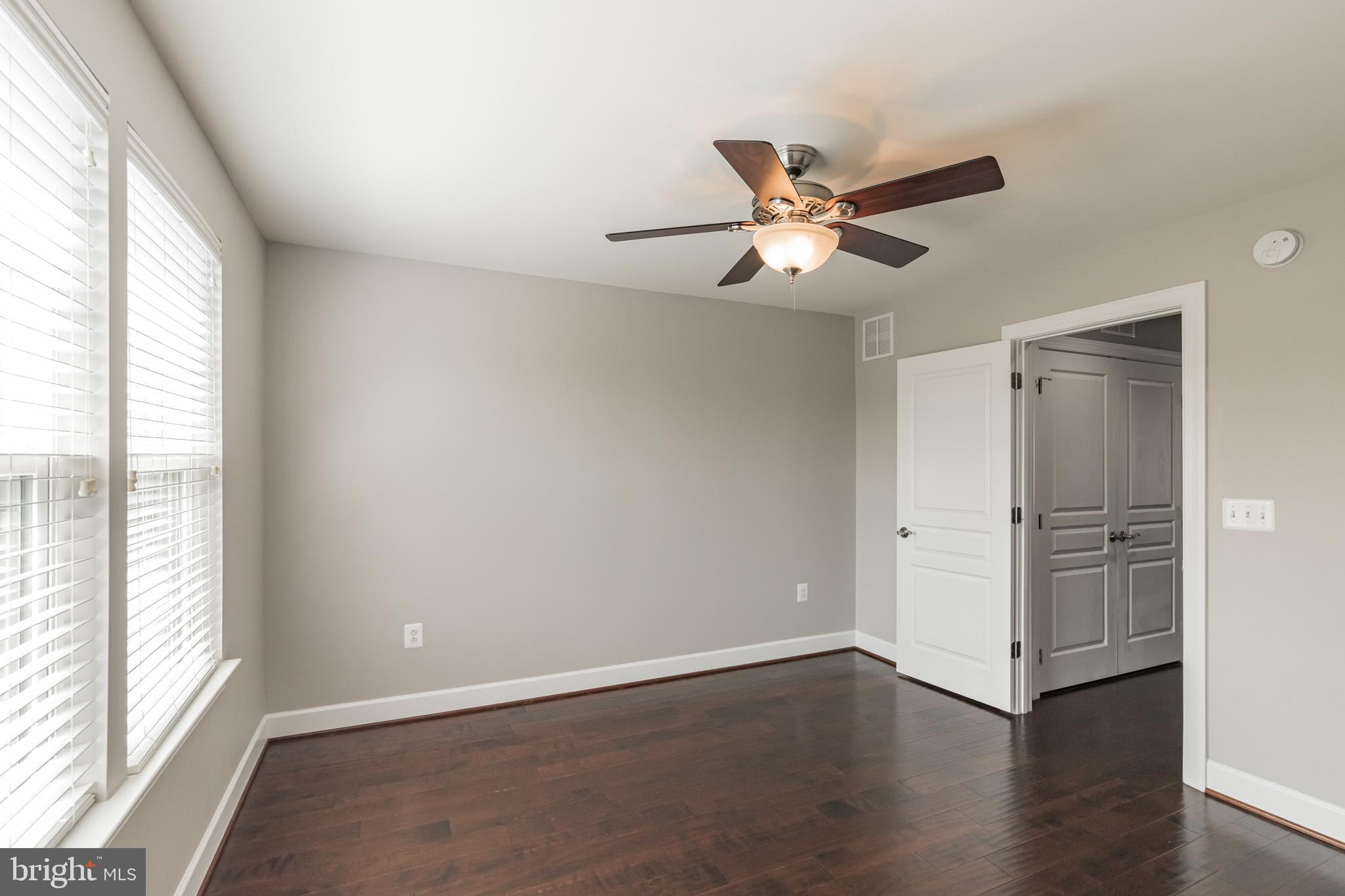 BRADLEY SQUARE - Residential