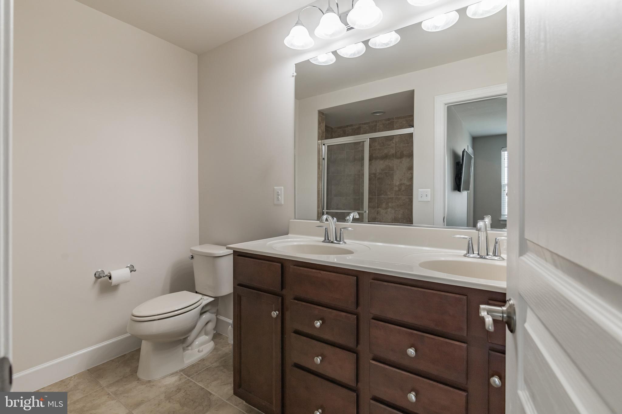 BRADLEY SQUARE - Residential