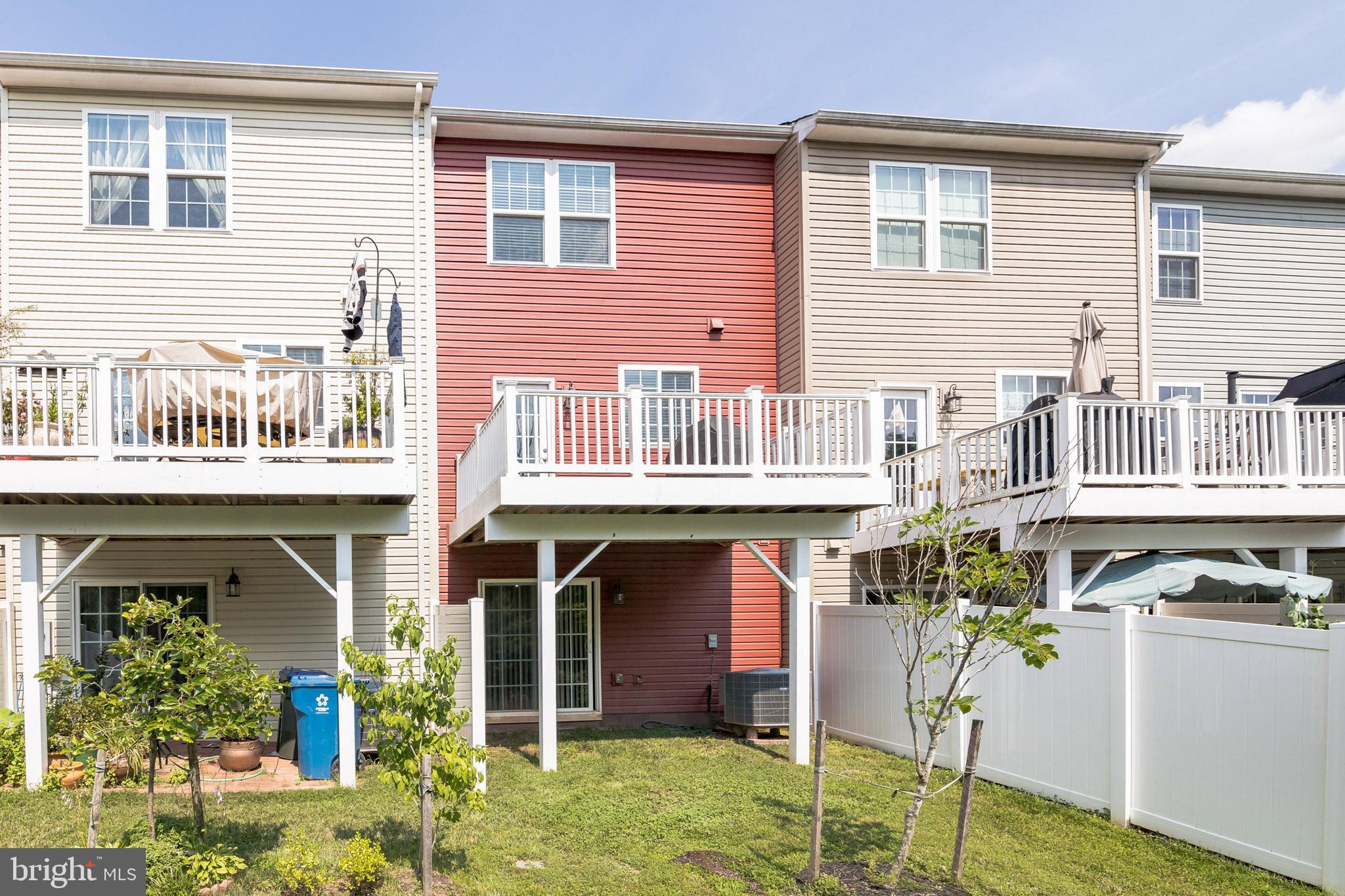 BRADLEY SQUARE - Residential