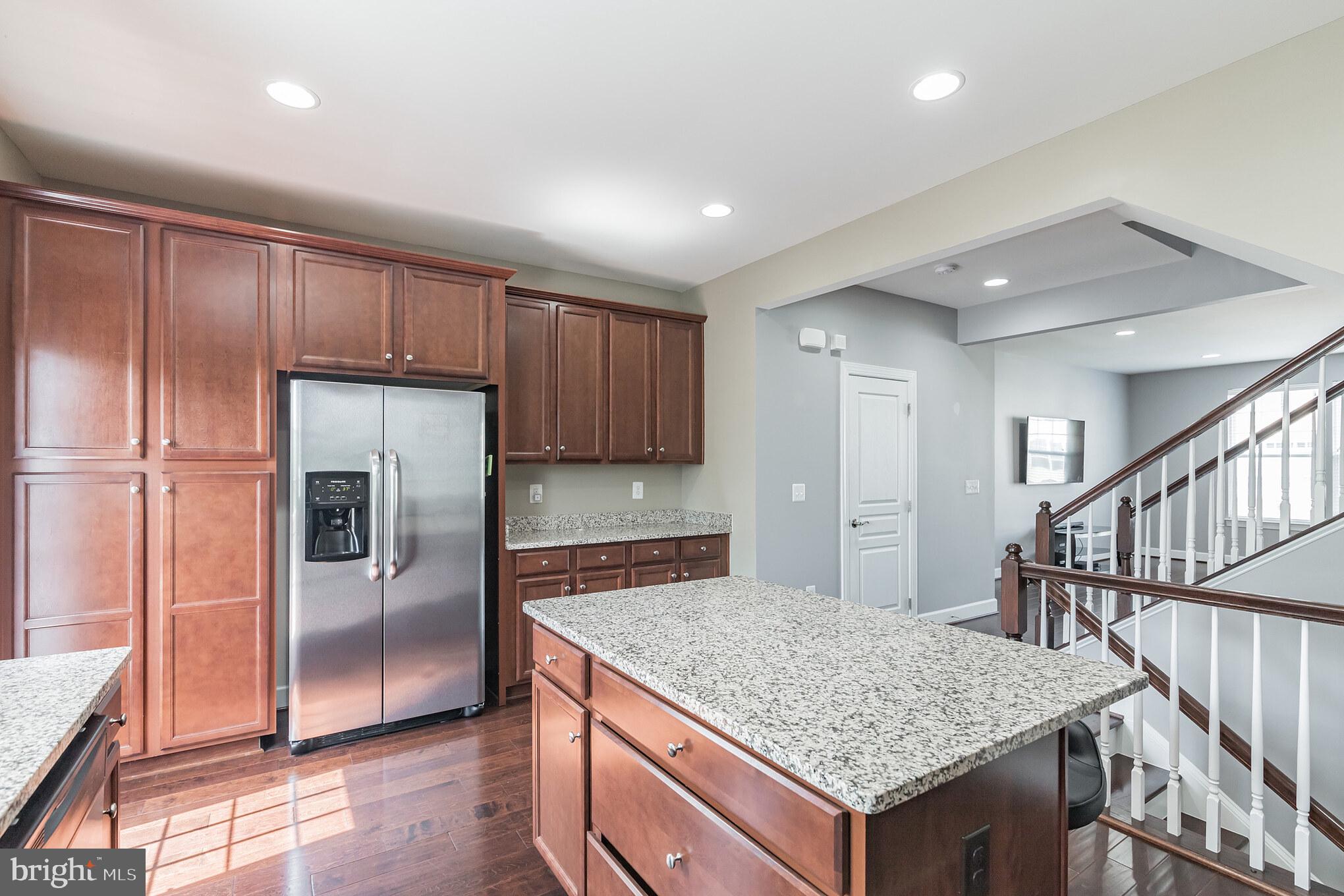 BRADLEY SQUARE - Residential