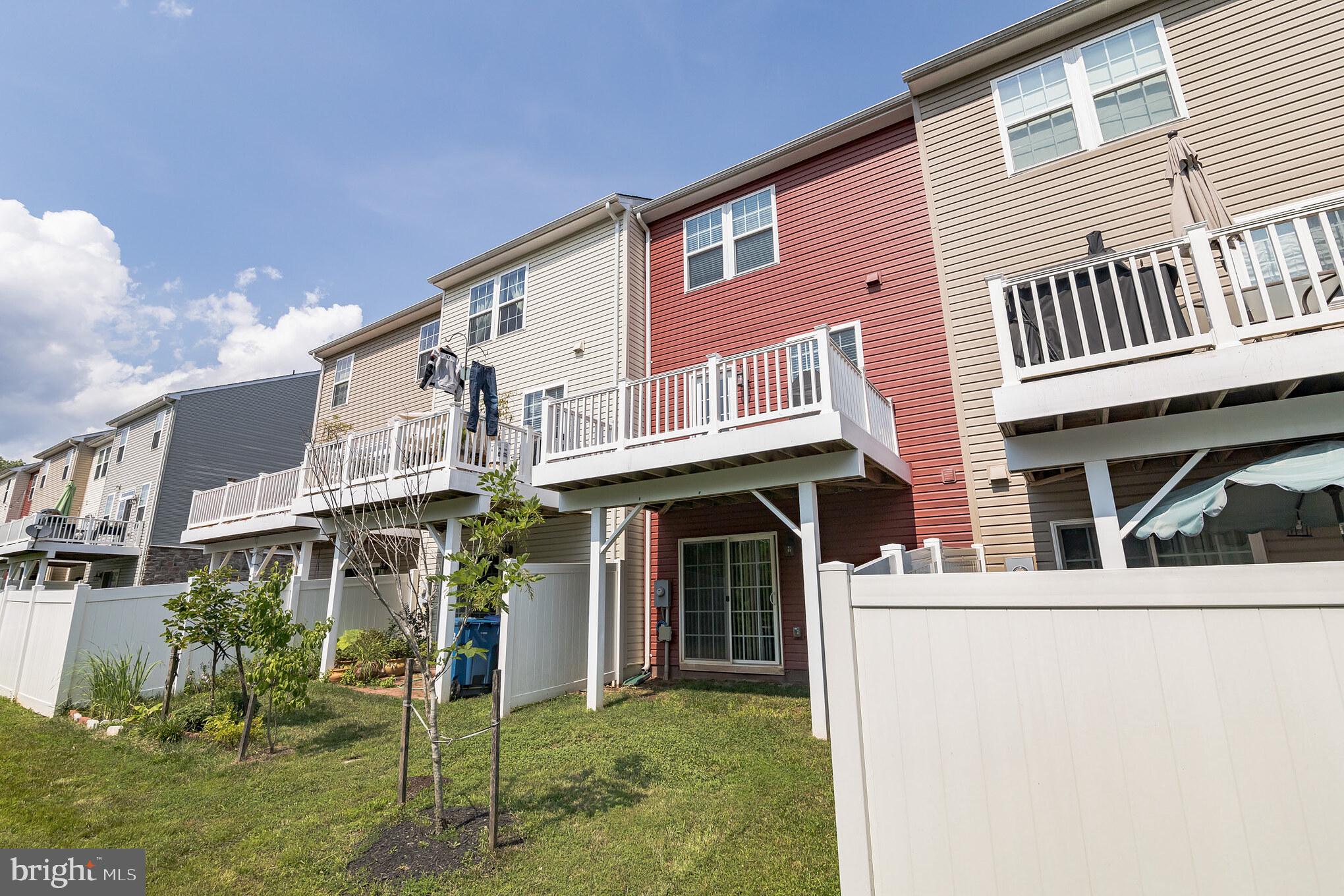 BRADLEY SQUARE - Residential