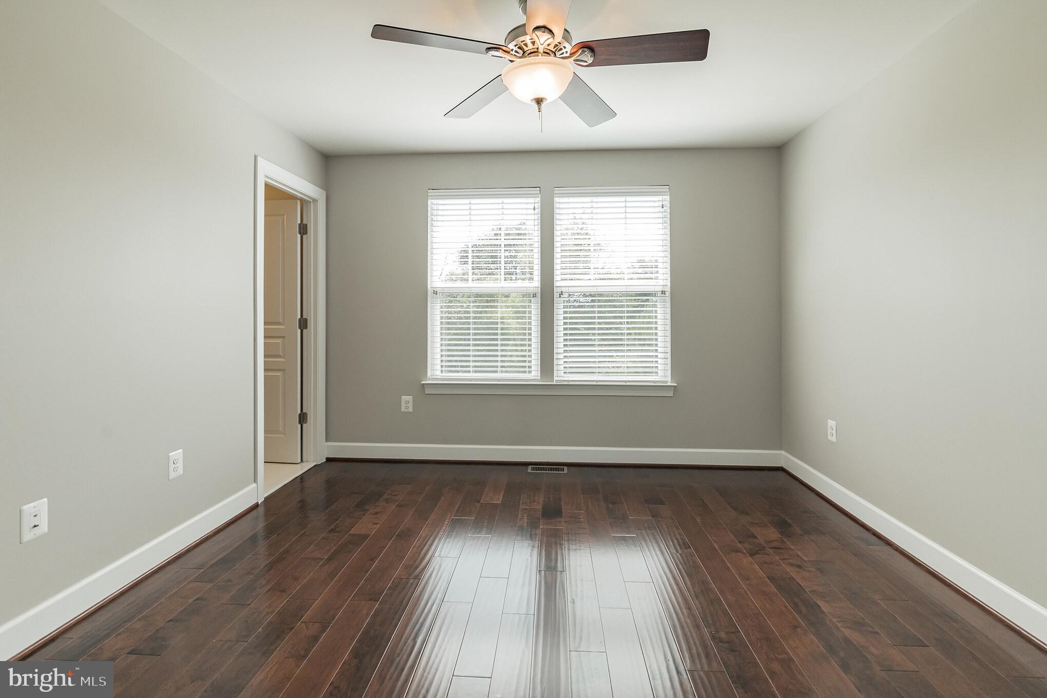 BRADLEY SQUARE - Residential