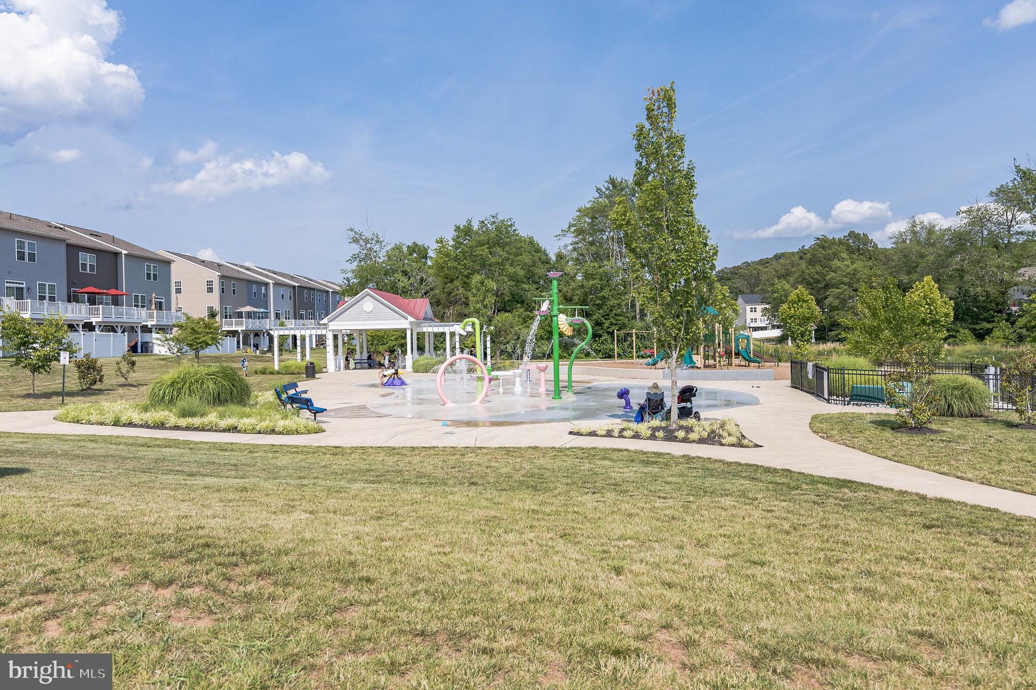 BRADLEY SQUARE - Residential