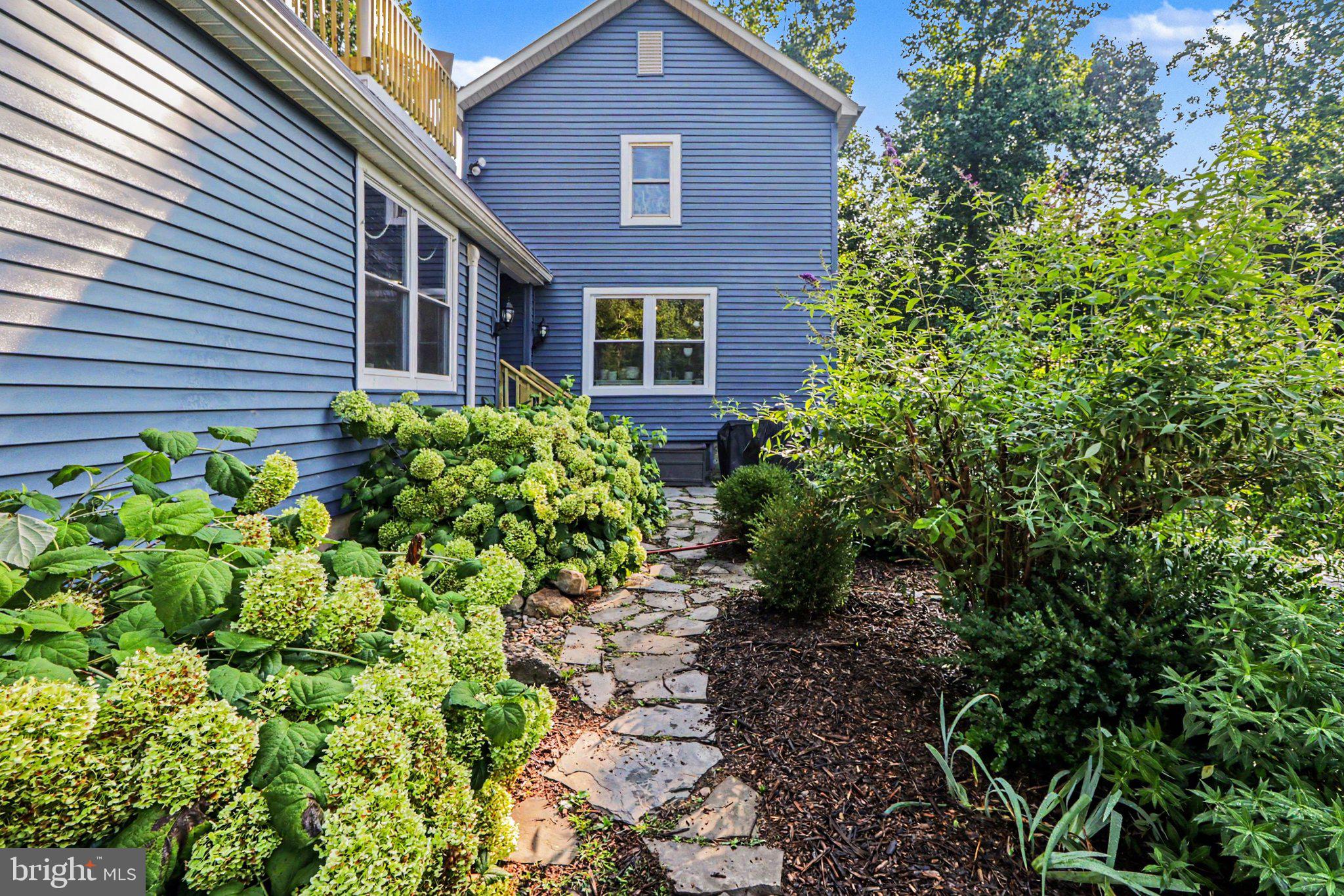 450 MOUNTAIN ROAD