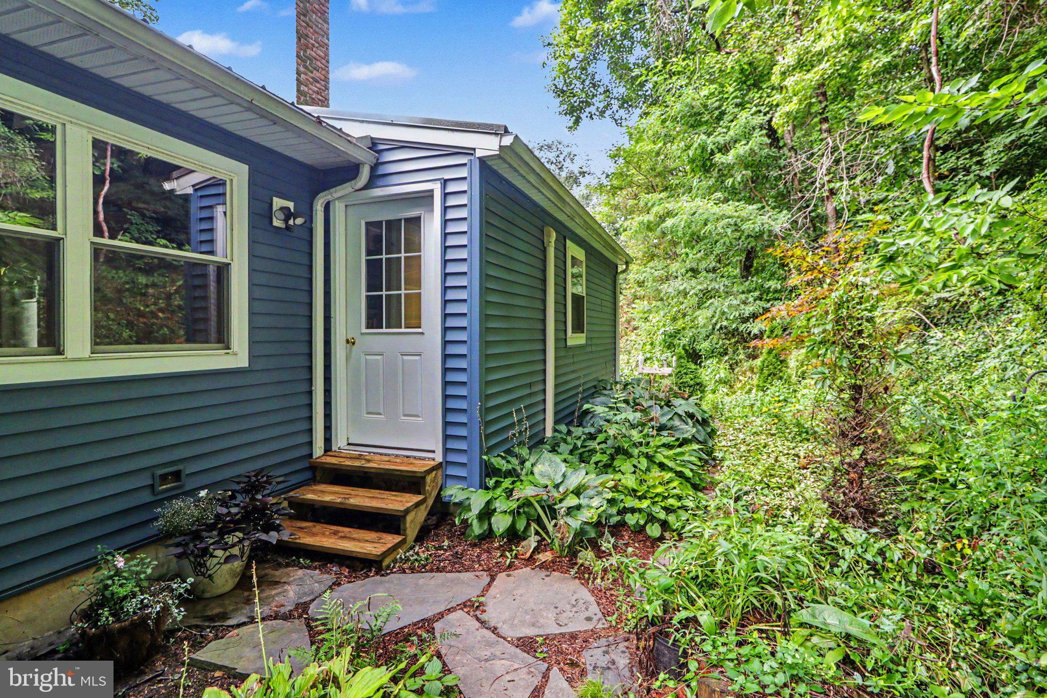 450 MOUNTAIN ROAD