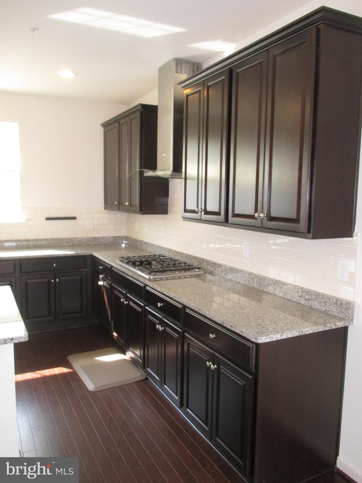 SUMMIT HALL RESERVE - Residential Lease