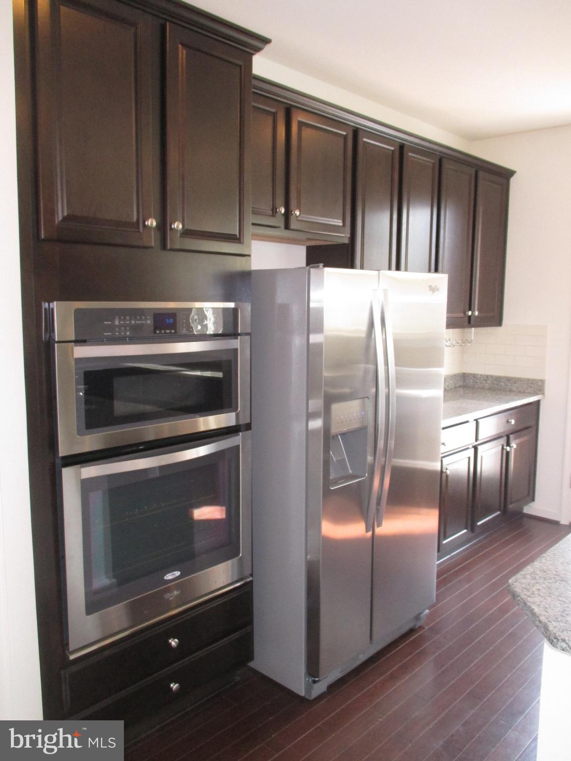 SUMMIT HALL RESERVE - Residential Lease