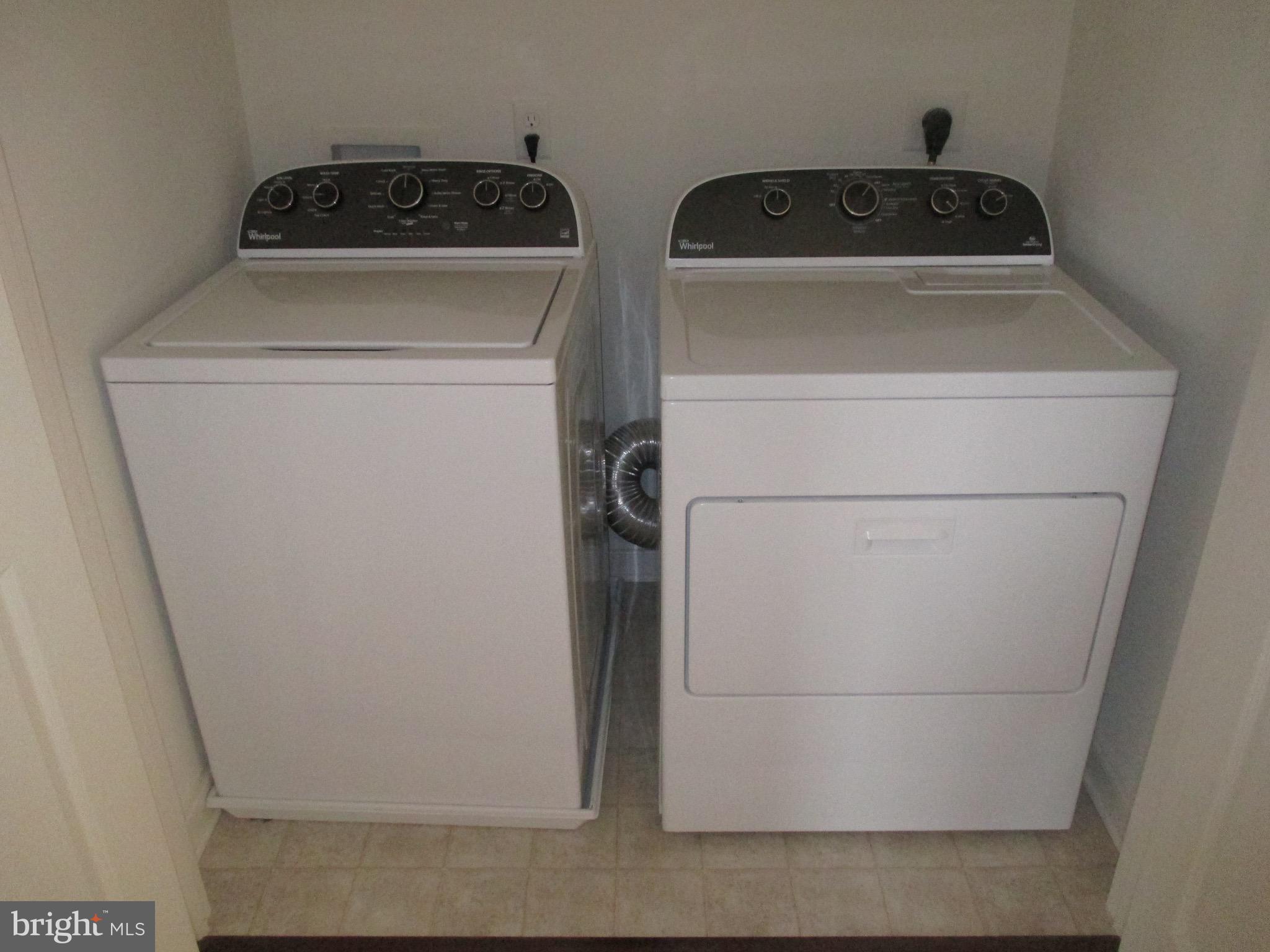 SUMMIT HALL RESERVE - Residential Lease