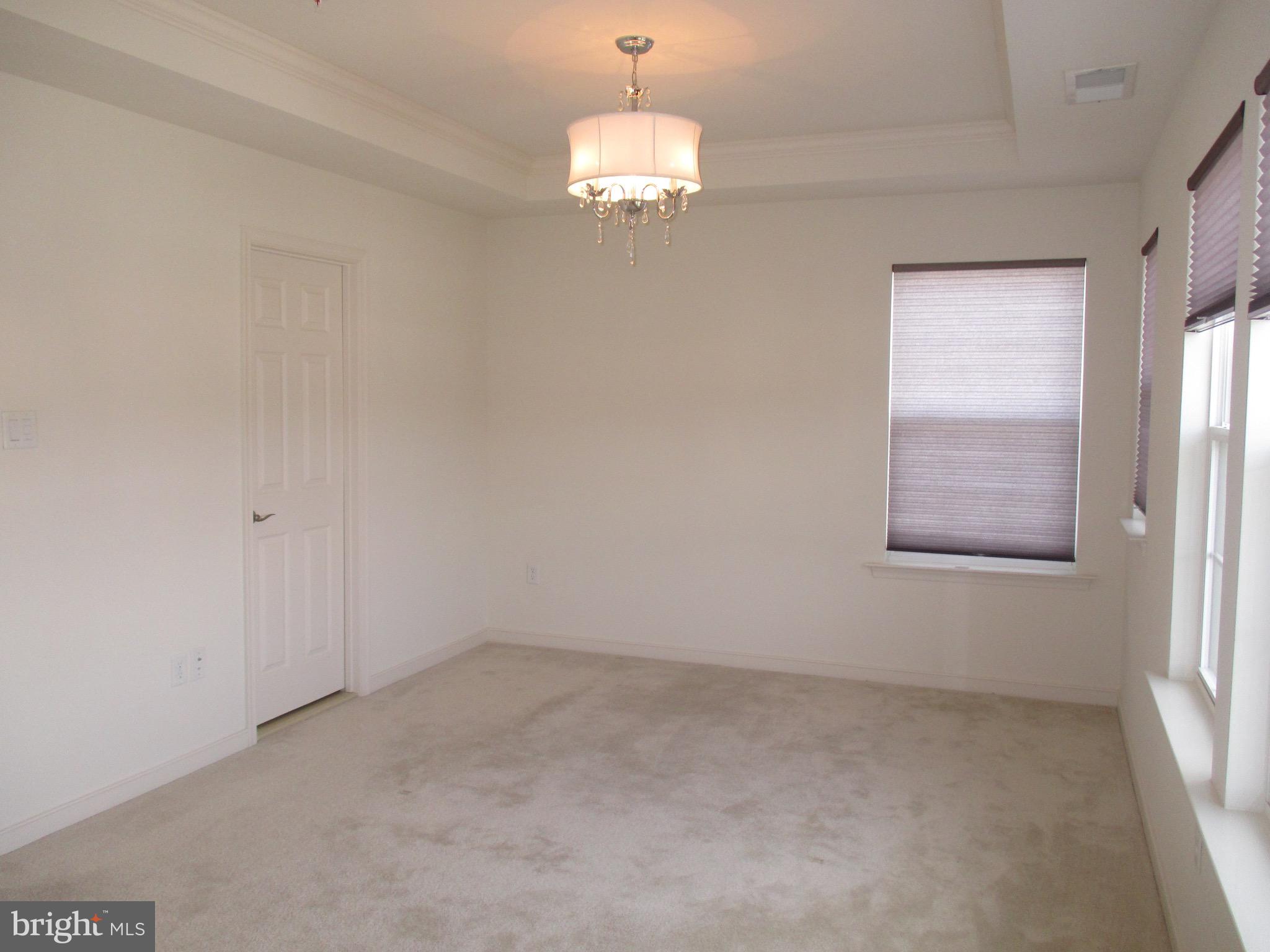 SUMMIT HALL RESERVE - Residential Lease