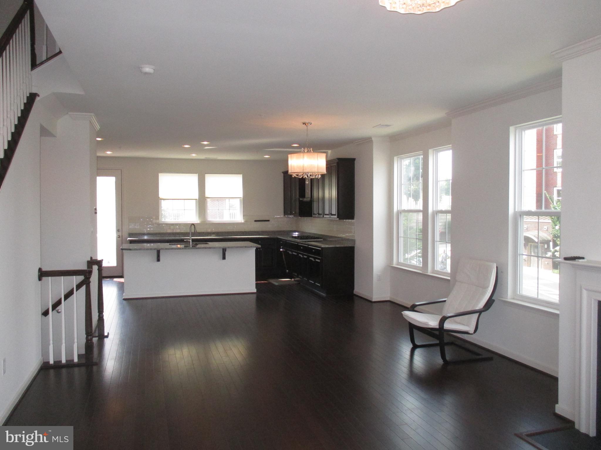 SUMMIT HALL RESERVE - Residential Lease