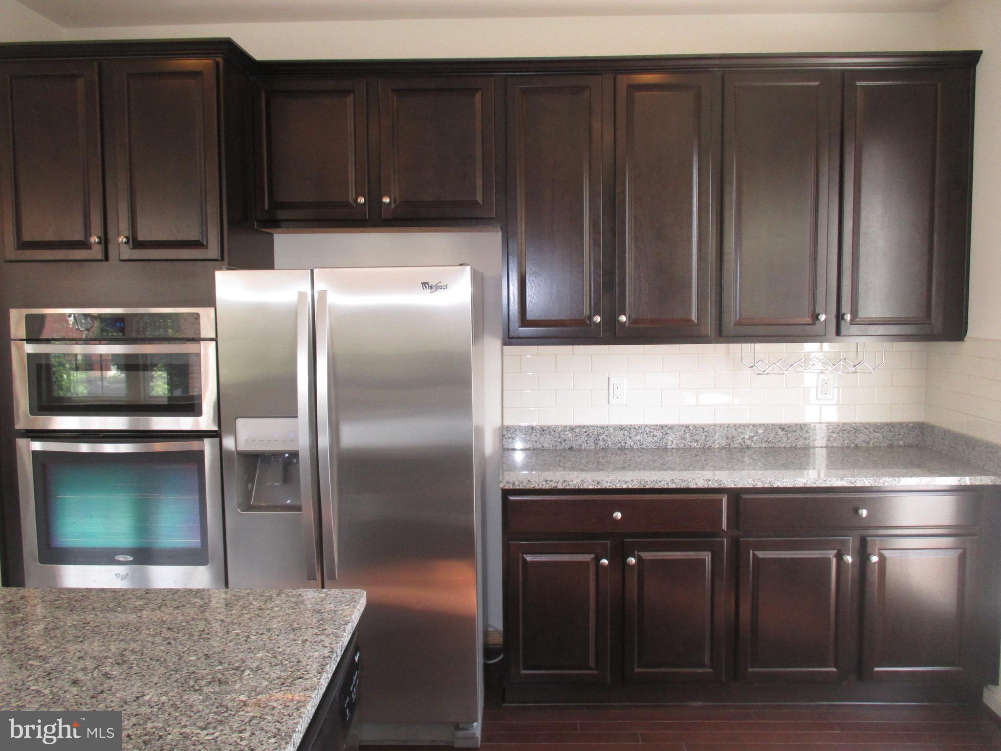 SUMMIT HALL RESERVE - Residential Lease