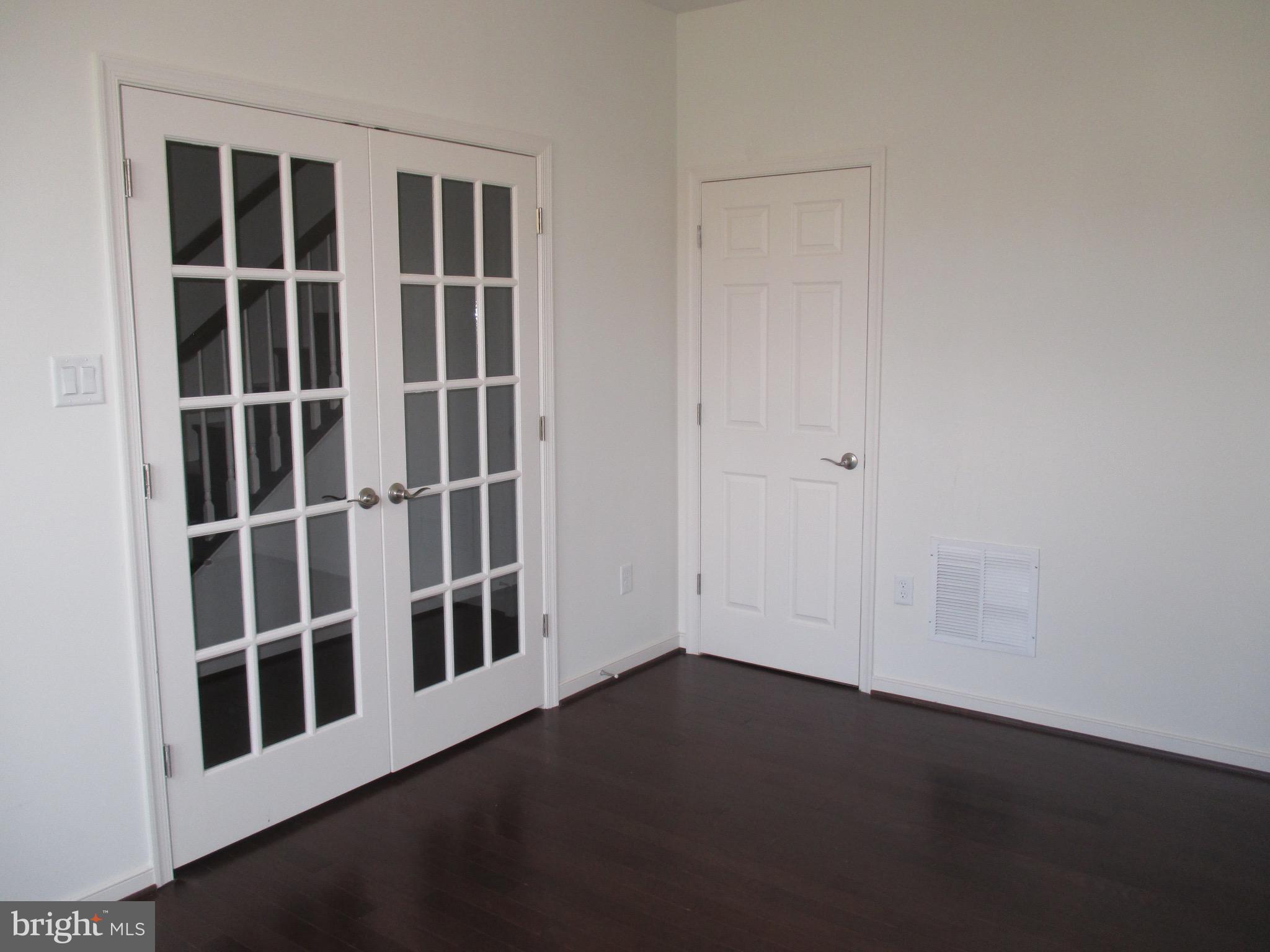 SUMMIT HALL RESERVE - Residential Lease