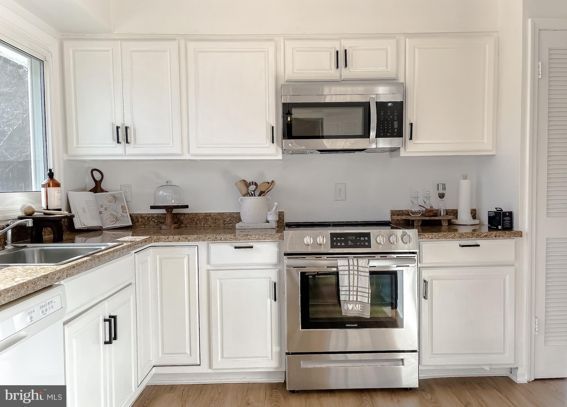 ANCHORAGE ACRES - Residential