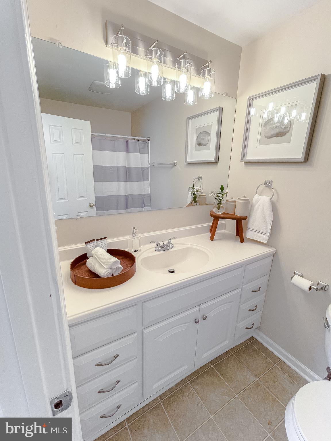 ANCHORAGE ACRES - Residential