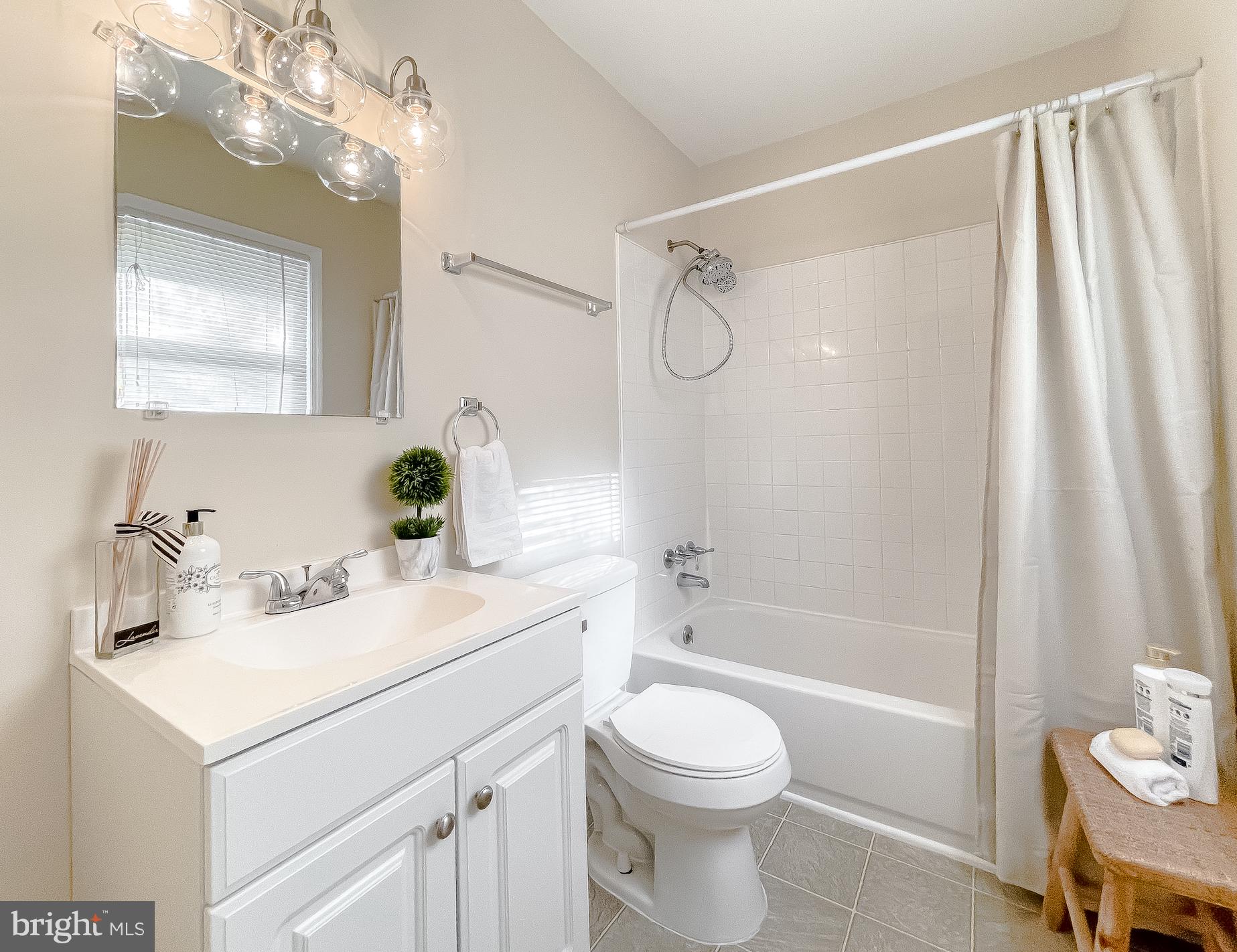 ANCHORAGE ACRES - Residential