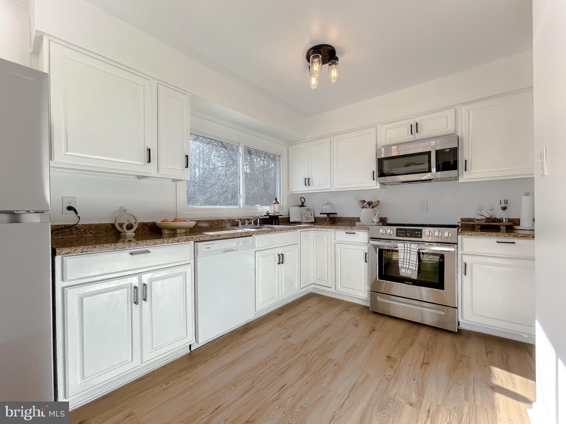 ANCHORAGE ACRES - Residential