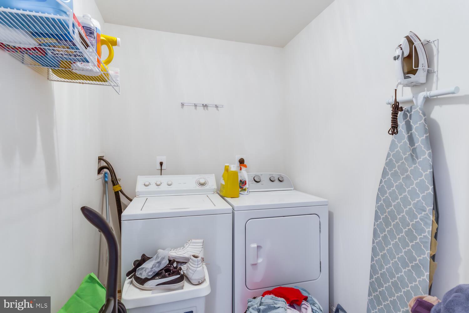 ASPEN WOODS - Residential