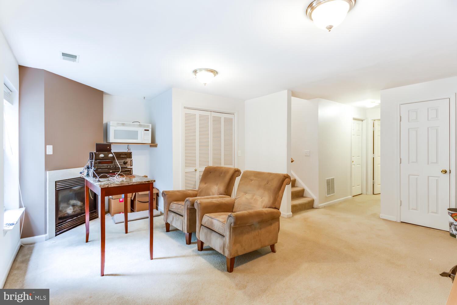 ASPEN WOODS - Residential