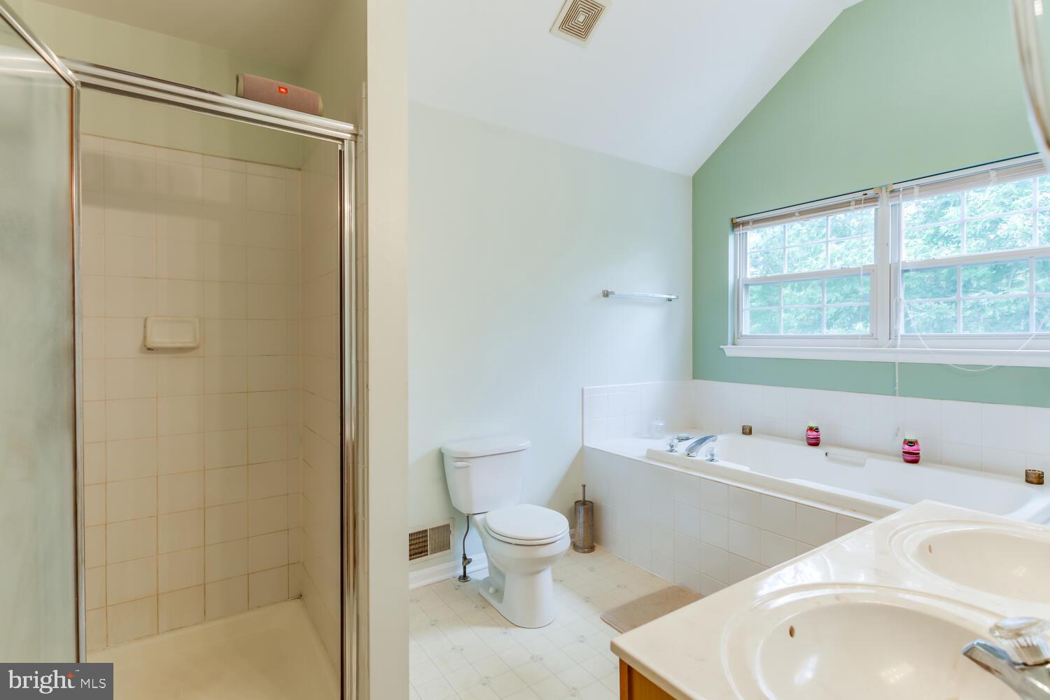 ASPEN WOODS - Residential