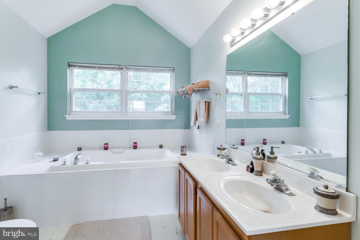 ASPEN WOODS - Residential