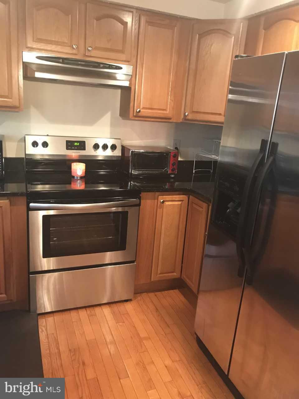 CAMBRIDGE SQUARE - Residential