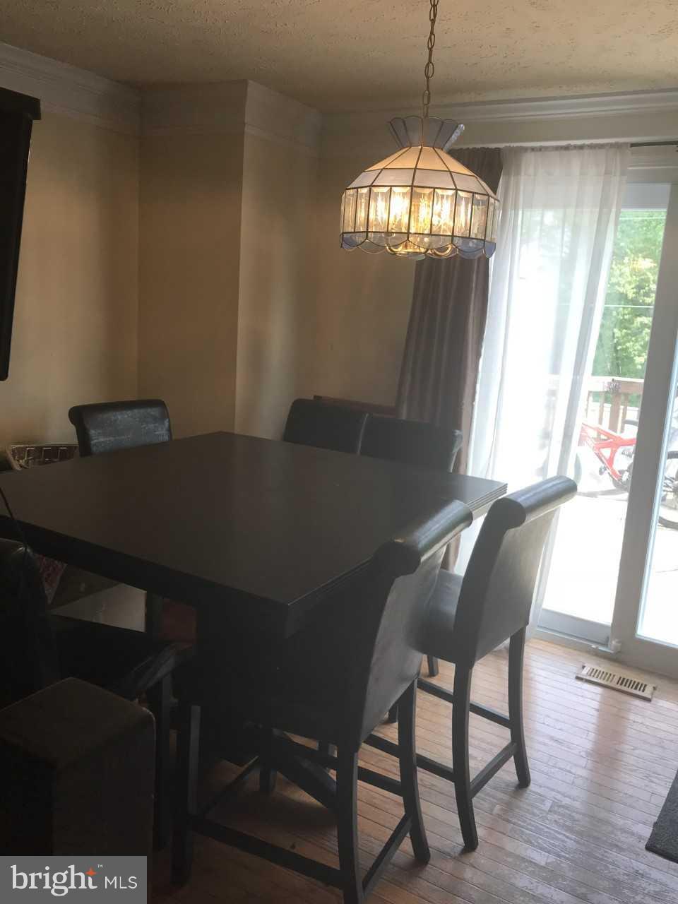 CAMBRIDGE SQUARE - Residential