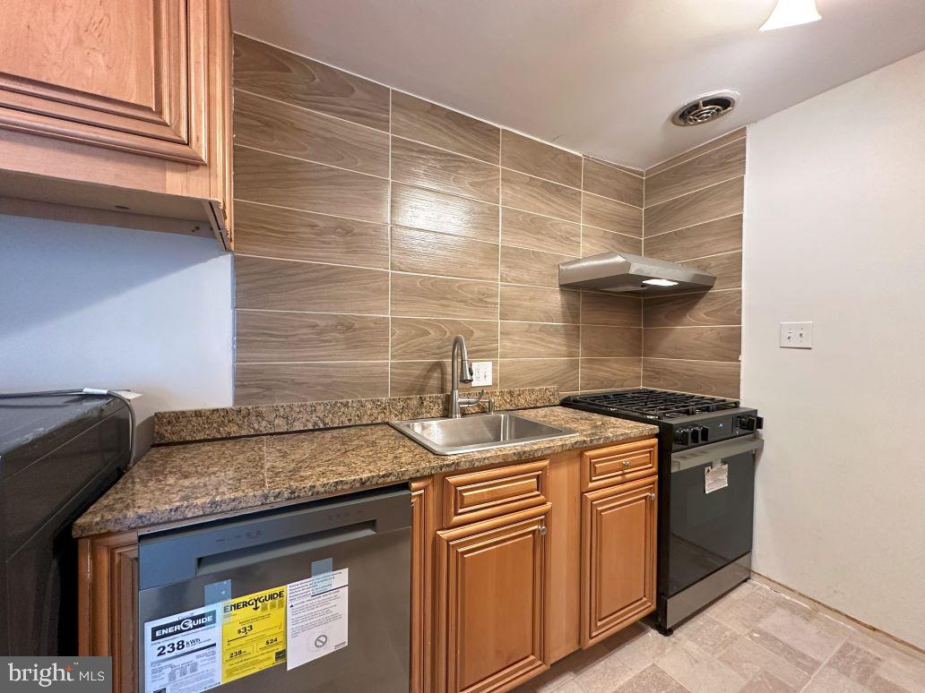 WALNUT GROVE - Residential Lease