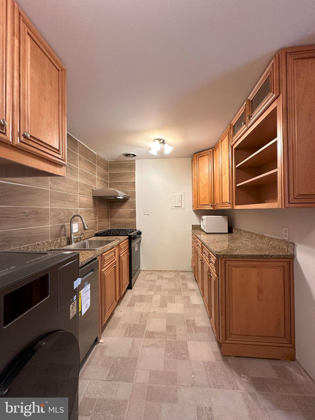 WALNUT GROVE - Residential Lease