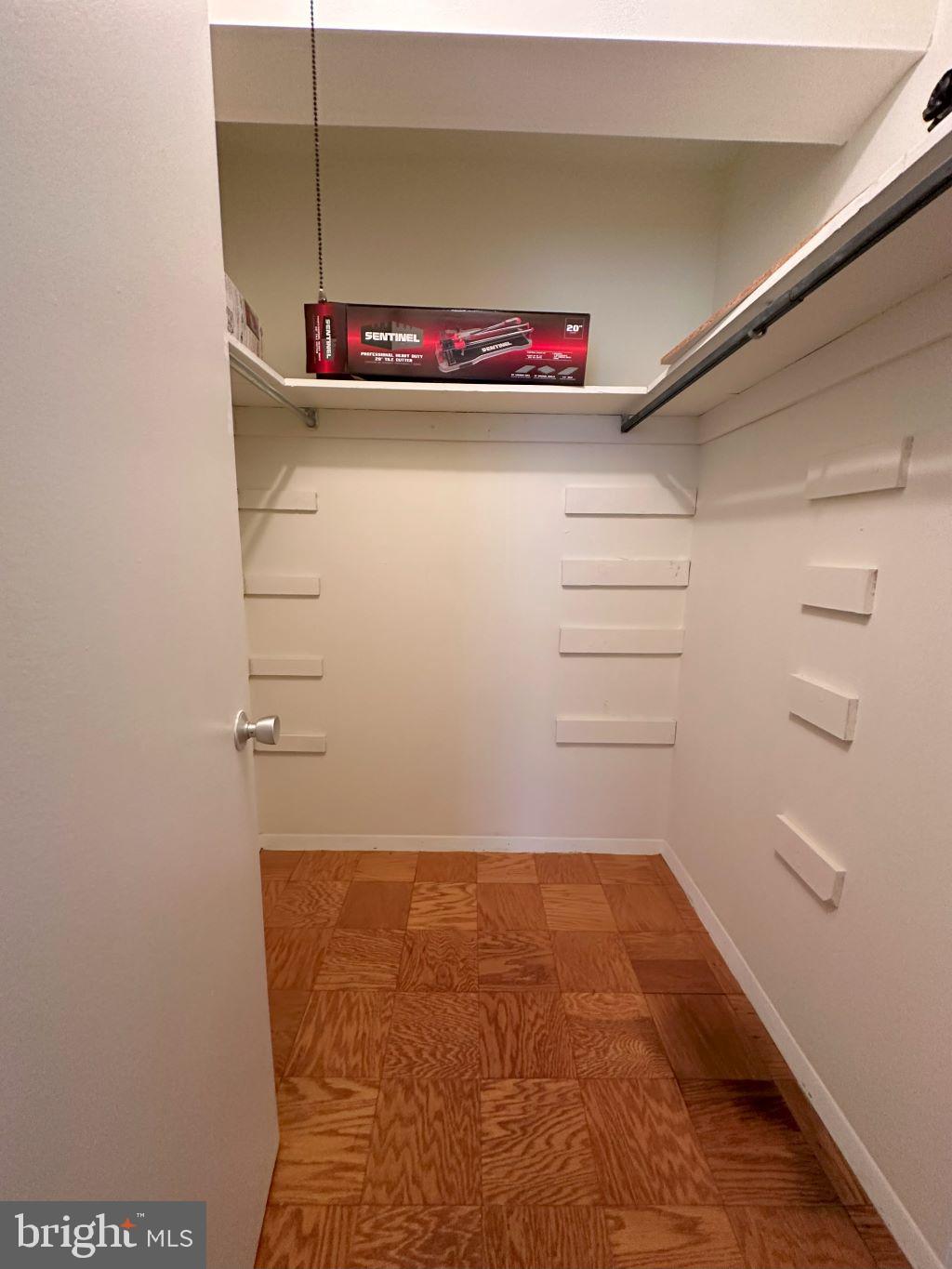 WALNUT GROVE - Residential Lease