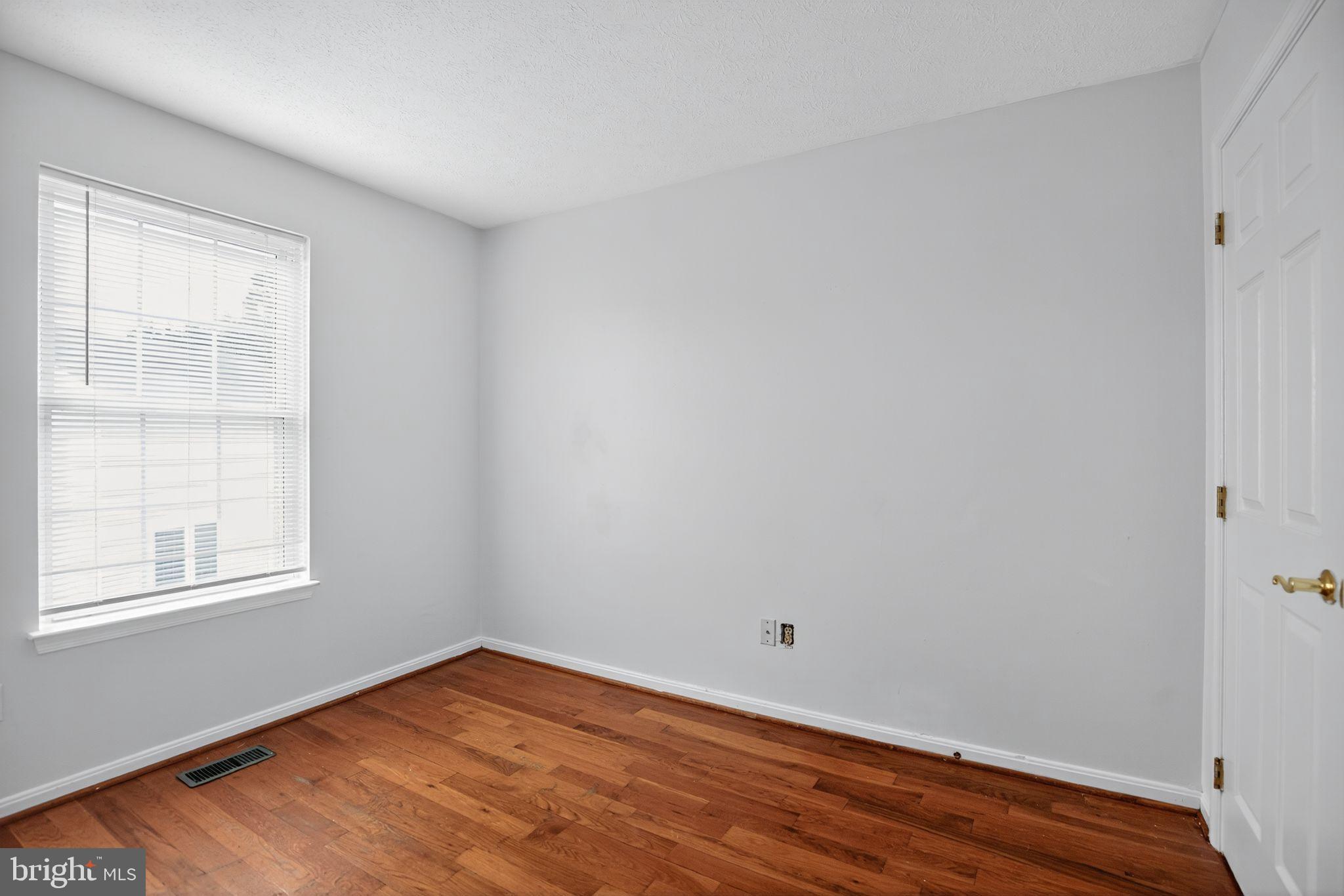 HICKORY HILLS - Residential Lease