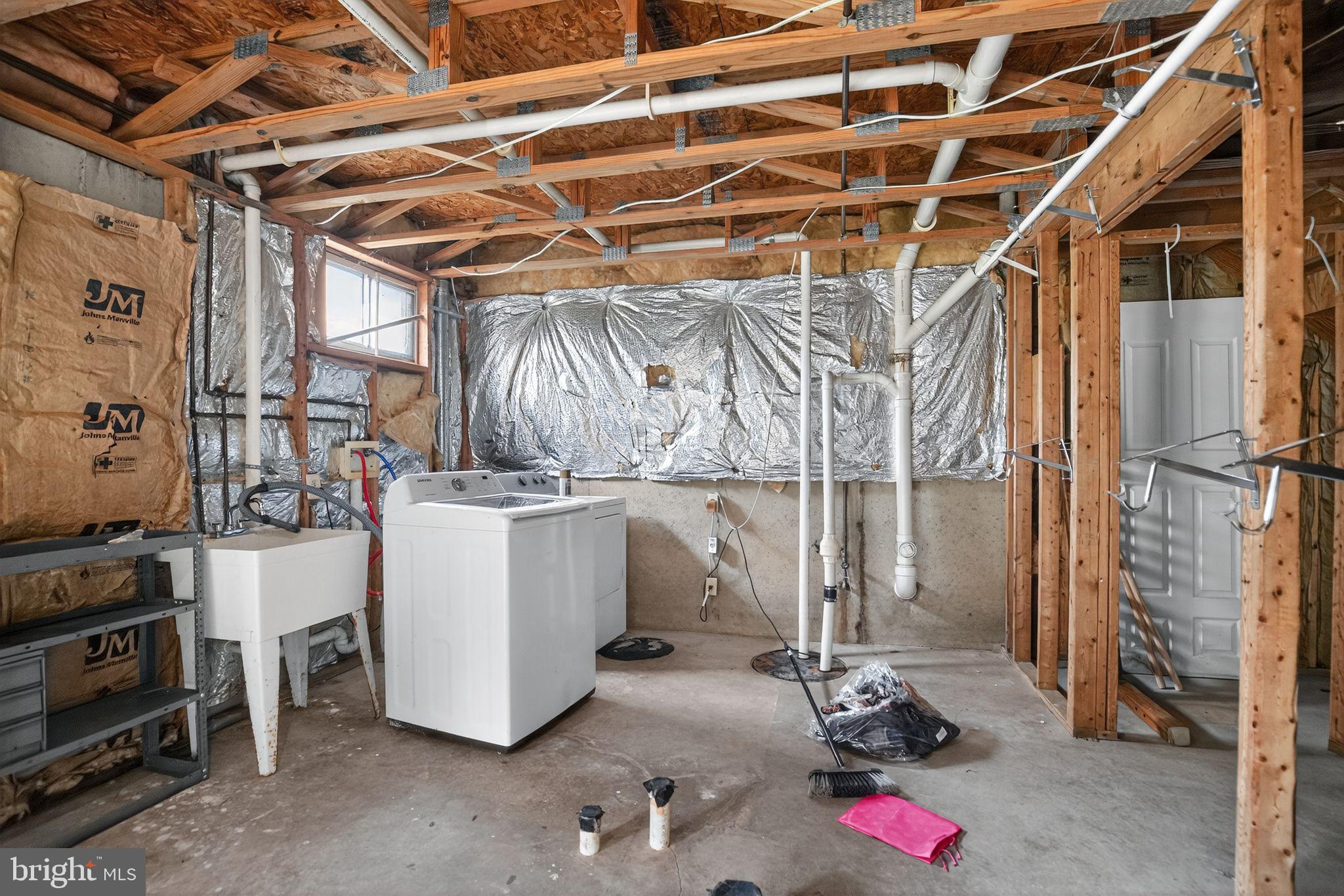 HICKORY HILLS - Residential Lease