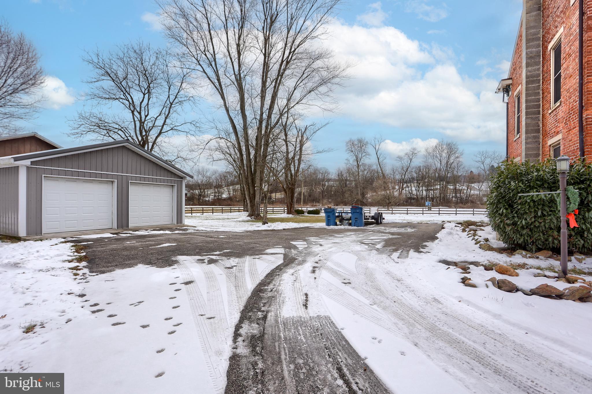 STRICKHOUSER VILLAGE - Residential