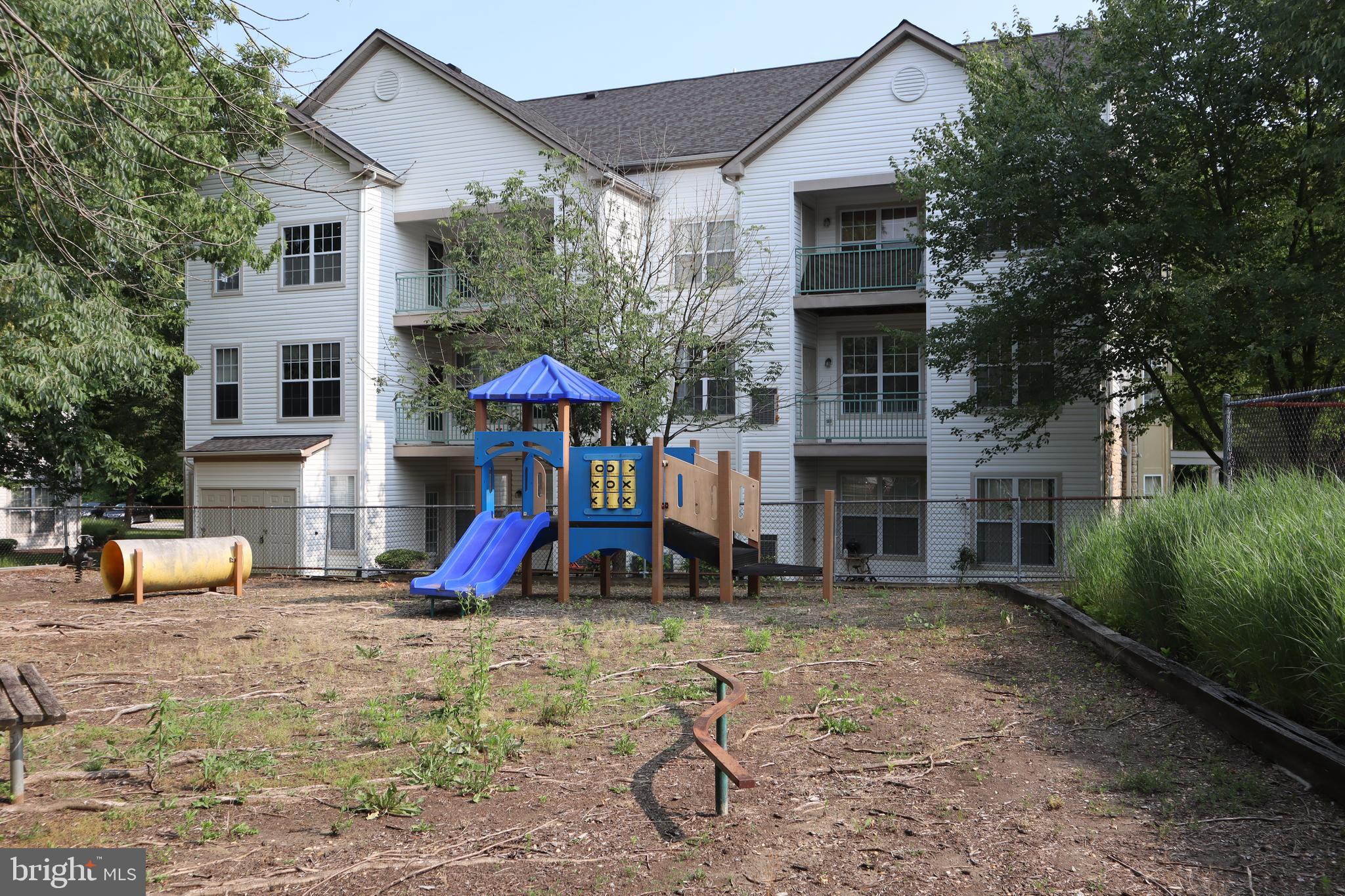 WOODLAND BOWIE CONDO - Residential